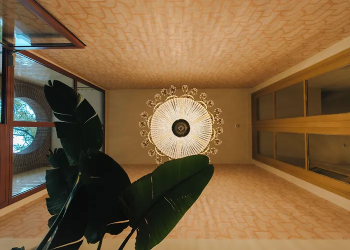 Hotel Omega
